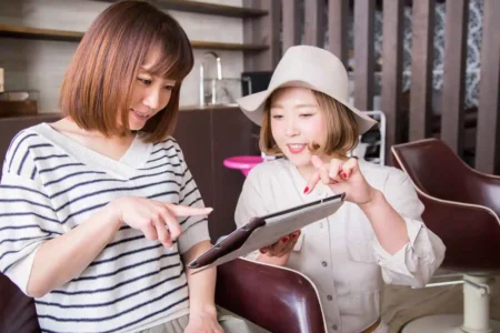 美容師さんにオススメ！施術中のお客さんとの会話ネタ