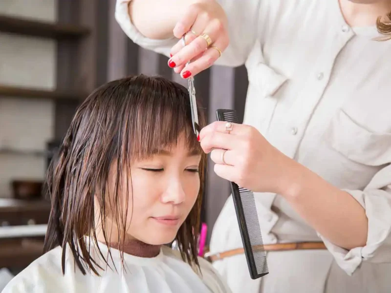 美容師の新卒者と転職者の就職活動での違いについて