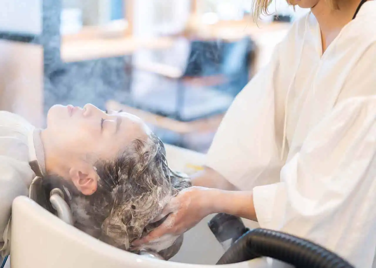 美容室のシャンプー台の種類と特徴 | バックシャンプー