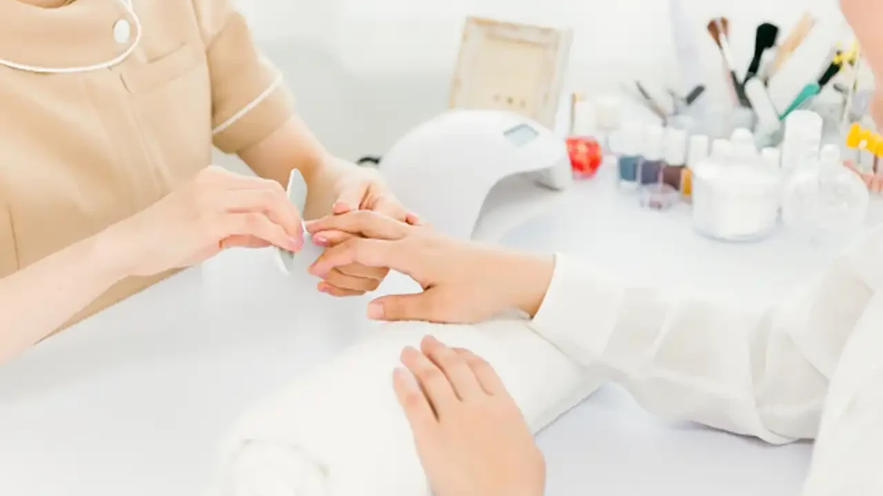 ネイリストの雇用形態と活躍できるサロンの種類