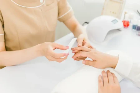 ネイリストならではの体の悩みとは？