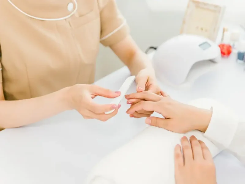 ネイリストならではの体の悩みとは？