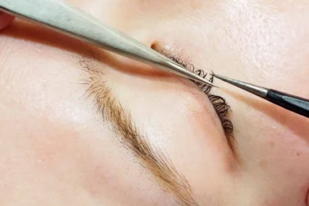 資格は必要？！アイリストの仕事内容とは？