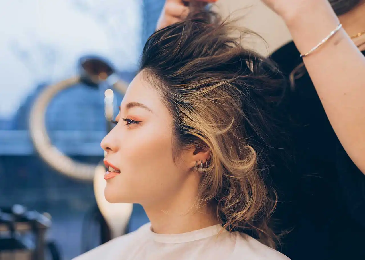 内装業者と交渉する時に使える上手な伝え方 | 自分でカラーと前髪切っちゃったんですけど、治してもらえますか?