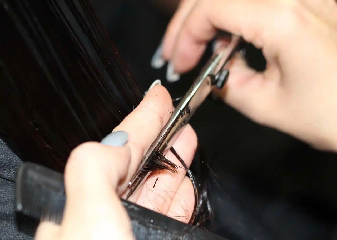 美容師免許を活かせる転職先一覧 | 施術