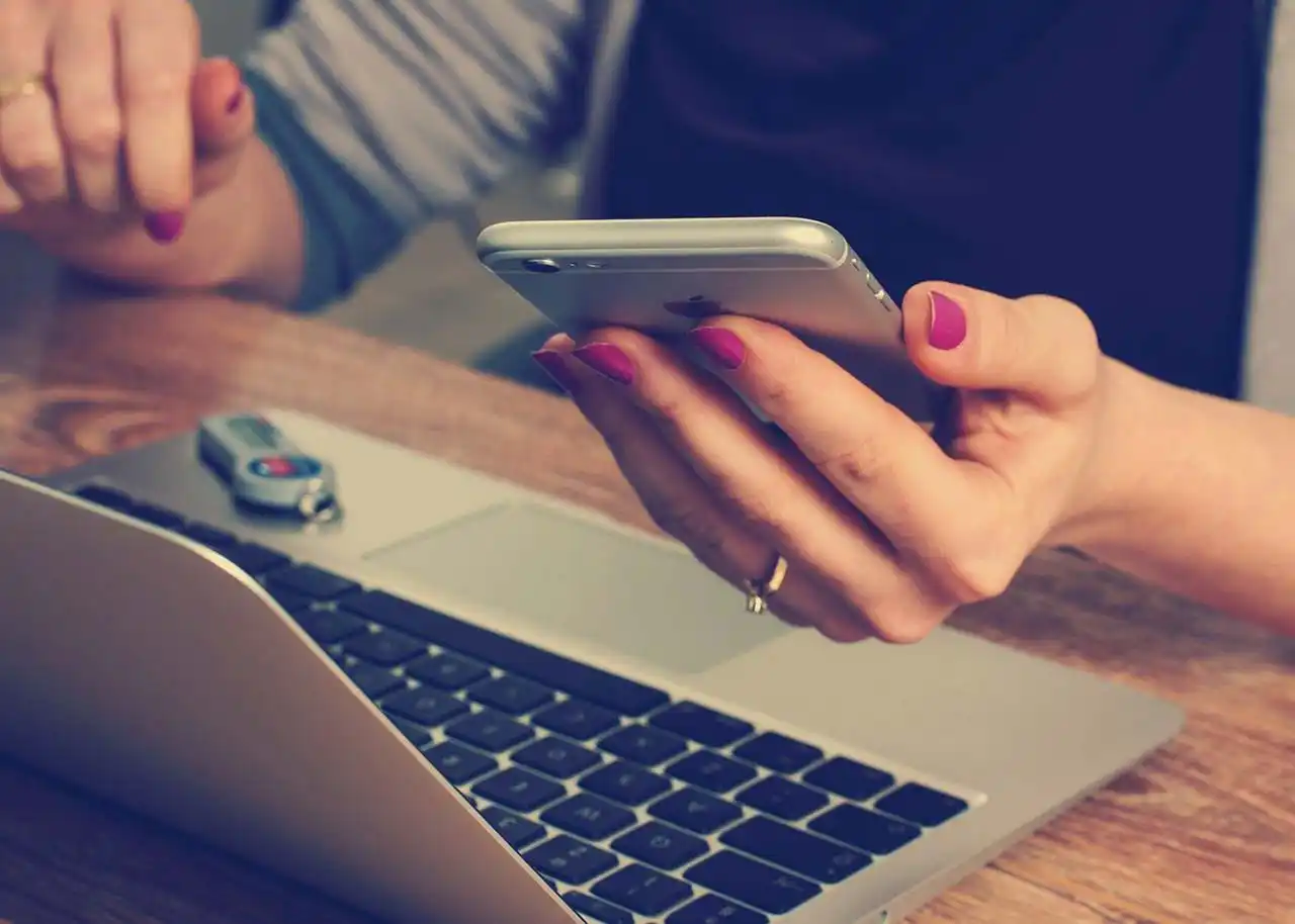 美容室の求人募集で、求職者の辞退をなくす方法 | 面接前の事前連絡