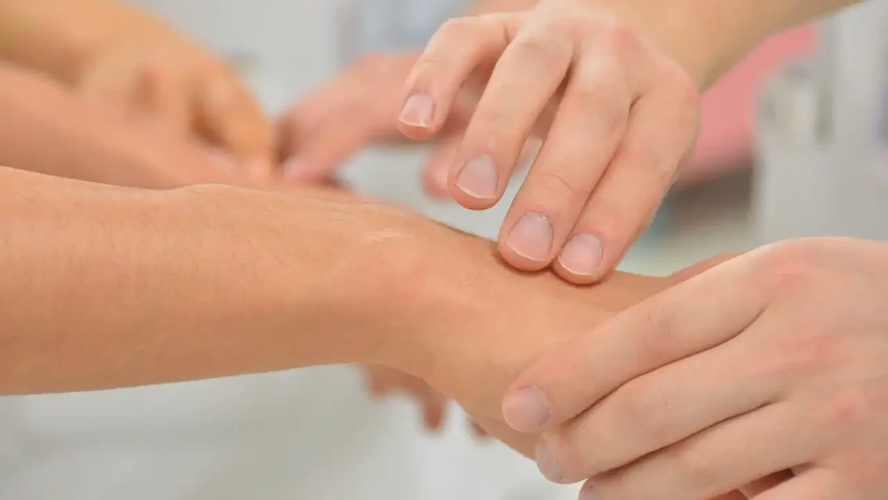 美容師の職業病「腱鞘炎」対策！