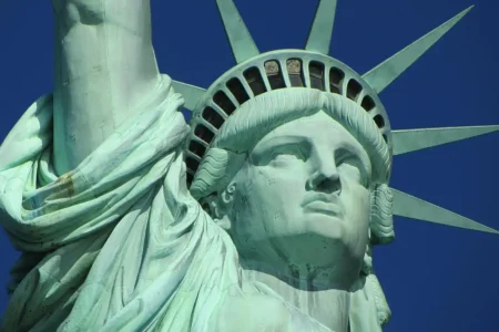 アメリカで働く上での必要な準備や資格