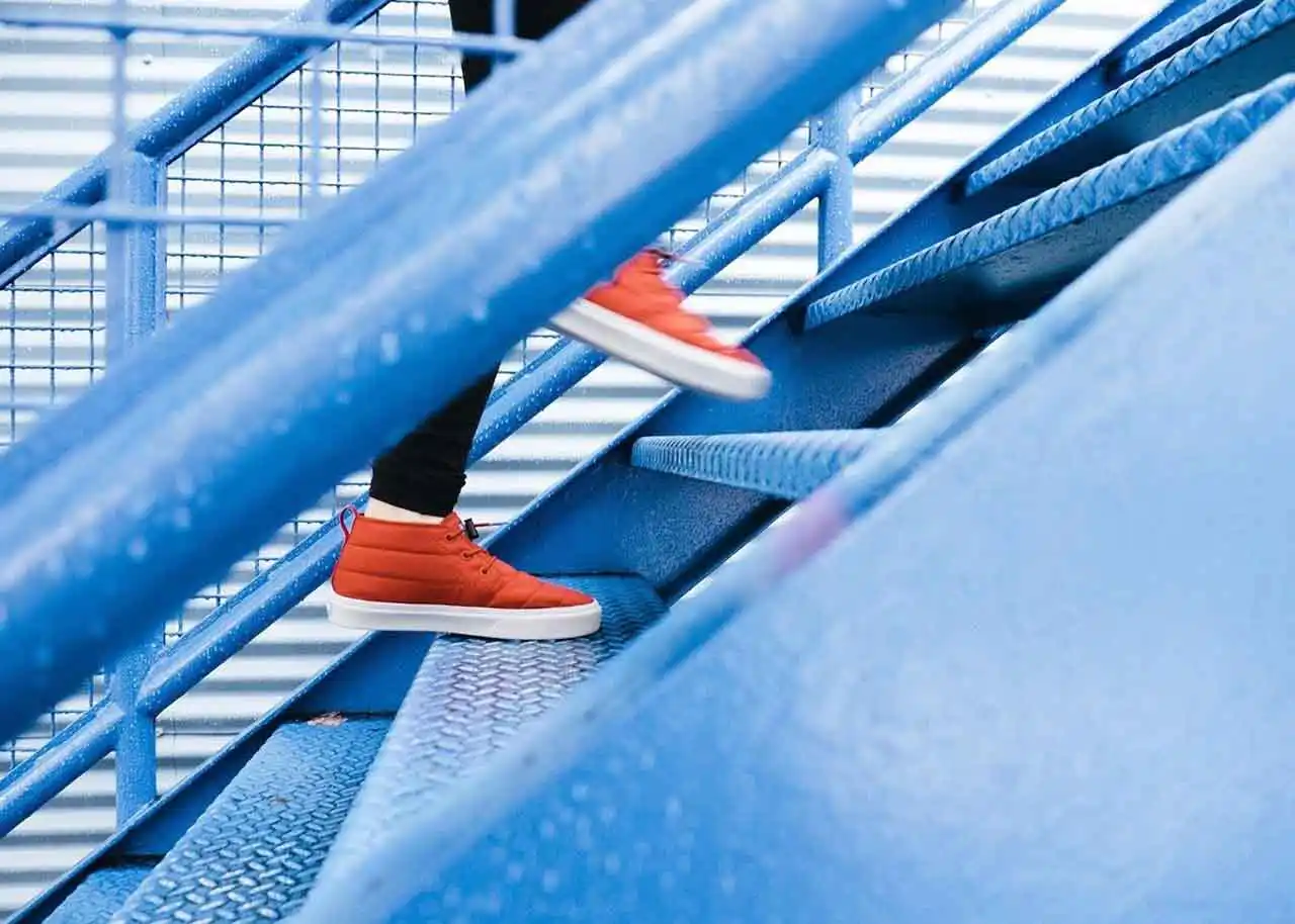 美容師ってどれくらい稼げるの？ | 安定といった面ではどうか