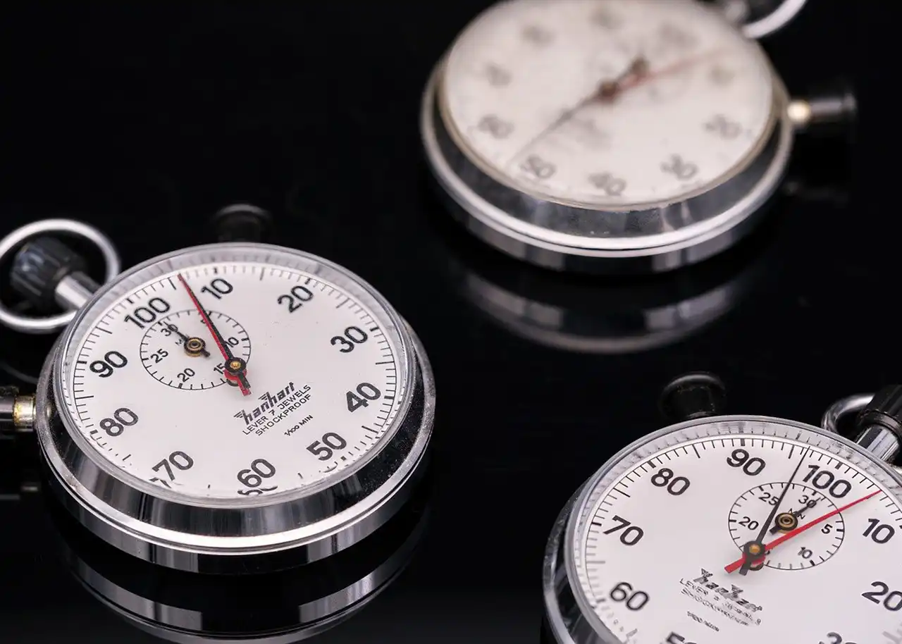 アイリストが自己練習するなら？ | 施術時間を測る