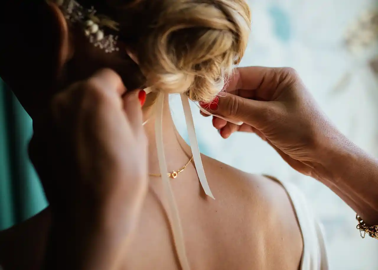 美容師免許を活かせる転職先一覧 | ヘアメイク・ヘアセットサロン