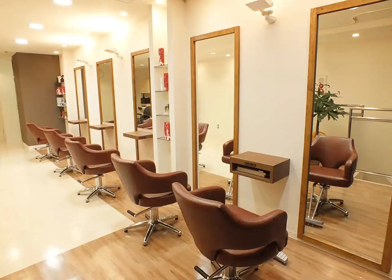 大宮周辺でオススメの美容師求人しているサロン | salon first(サロンファースト)