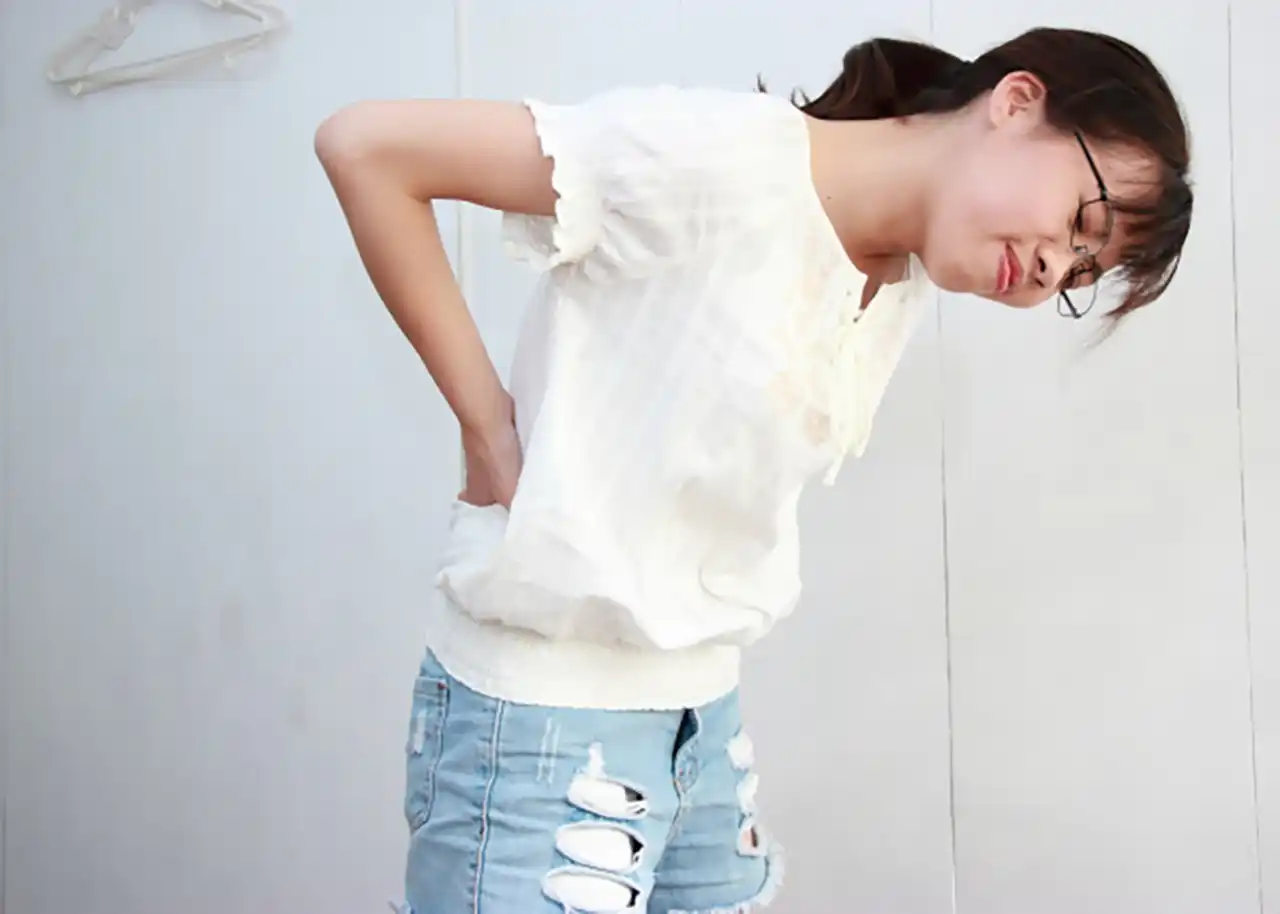 痛くなる前に対策を！美容師の腰痛対策！ | 前かがみになることが多い